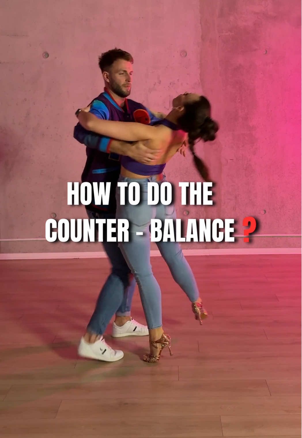 👉🏼 How to do a counter-balance❓🤔 Preparation for the movement is very important. Then, lifting your body with an inhale and stabilizing your partner well ✅ Remember to have a tight stomach, A stable frame and centrifugal force 🙌🏼 We hope these tips will help you 🫶🏼 🎵Adrenalina - @Djhusky Huskydj @Charles Luis  #bachata #bachatastyle #bachataimprove #improveyourstyle #improveyourdance #bachatatutorial #learnbachata #bachatabodymovent #bodymovement  #dancetutorial #bachatacounterbalance #counterbalance
