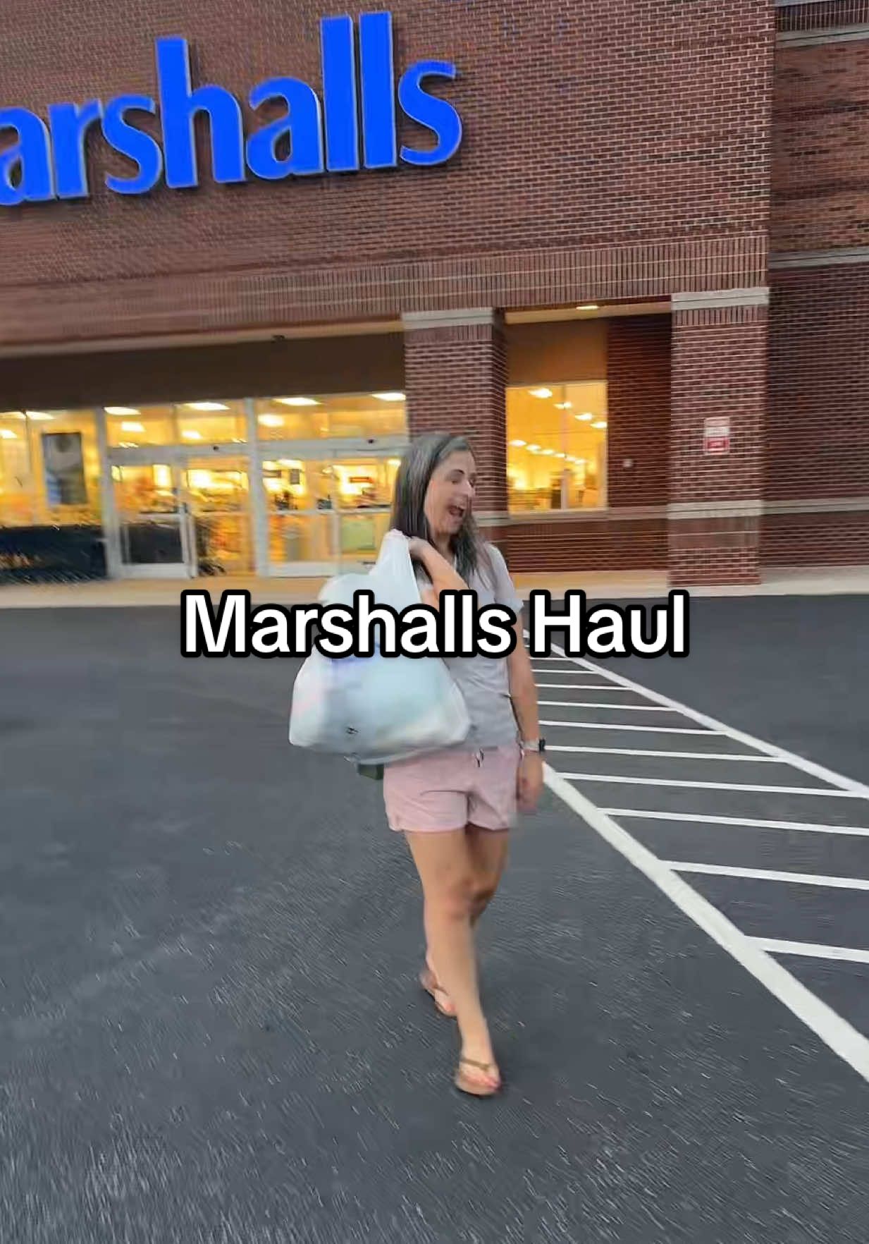 🛒 Shopping haul spoiler: it’s another full cart of #marshallsfinds @Marshalls #haul #shopping #diml #OOTD #college #storytime #shoppinghaul #shoppingvlog #favoritestore #fashion #fashiontiktok  