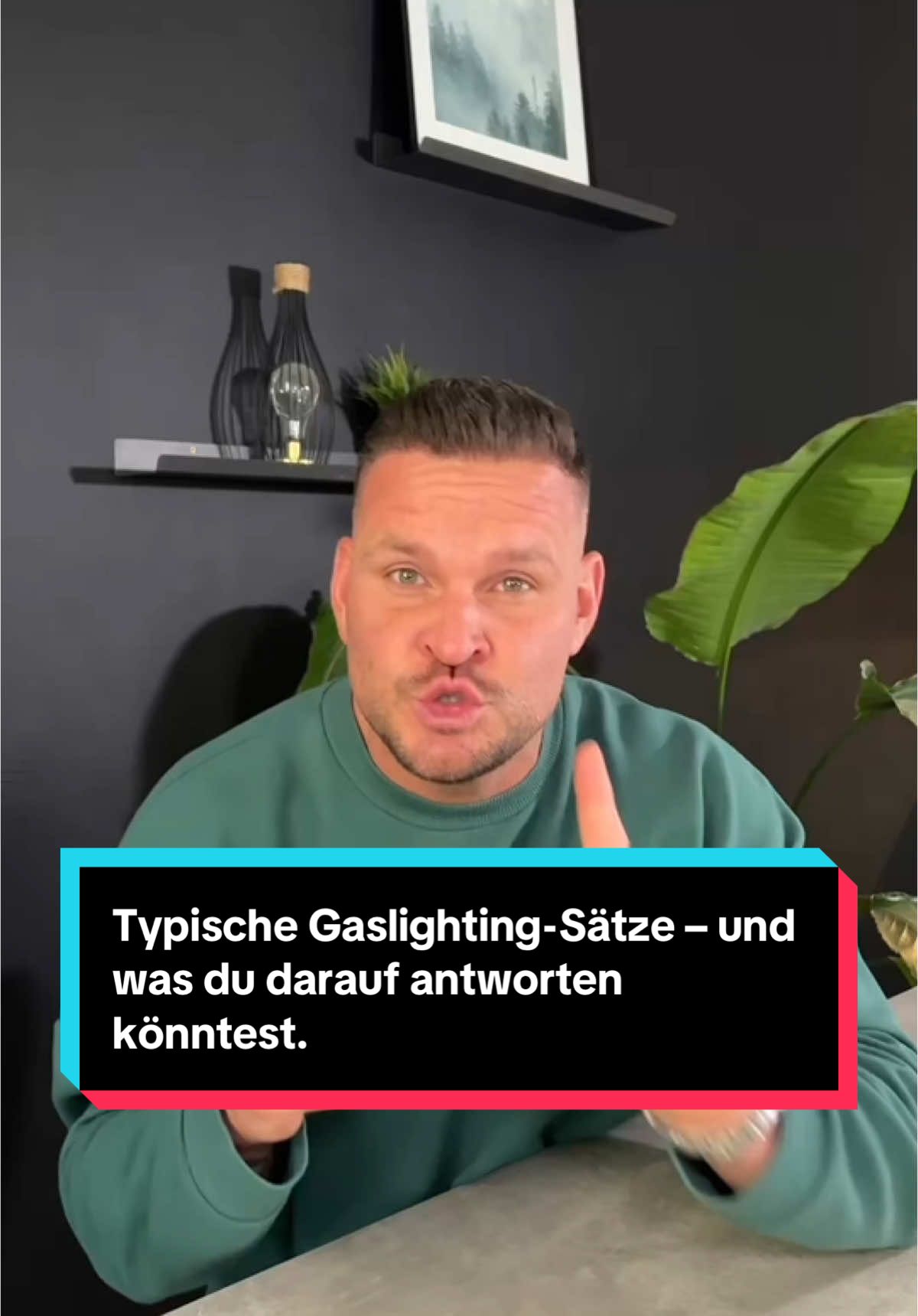 Typische Gaslighting-Sätze – und was du darauf antworten könntest. „Das hast du dir nur eingebildet.“ „Du übertreibst total.“ „Du bist einfach zu empfindlich.“ Kennst du diese Sätze? Das sind keine harmlosen Sprüche. Das ist Gaslighting – emotionale Manipulation, die dich an dir selbst zweifeln lässt. Aber hier kommt die Wahrheit: Du bist nicht zu empfindlich. Du bist klar. Und du darfst dich wehren. Wenn du lernen willst, wie du Gaslighting erkennst, wie du konterst, ohne dich zu verlieren, und wie du dich vor emotionalem Missbrauch schützt – dann hol dir jetzt mein E-Book zum Thema Narzissmus! 🔗 Link in der Bio! #GaslightingErkennen #NarzisstenEntlarven #EmotionaleManipulation #Selbstschutz #WeiblicheStärke