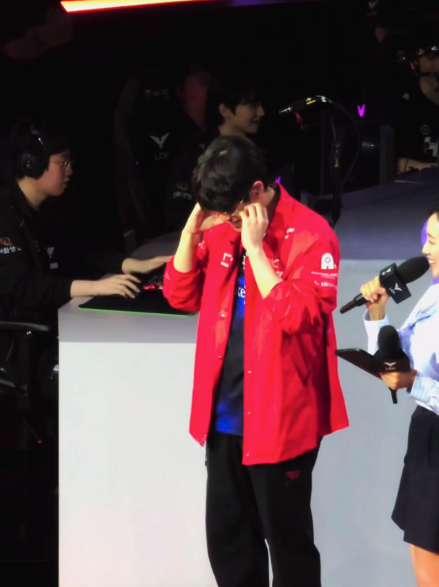 Cái góc quay này điện ảnh thiệt chứ 😇 #Oner #오너 #MunHyeonjun #문현준 #Zeus #T1 #T1WIN 