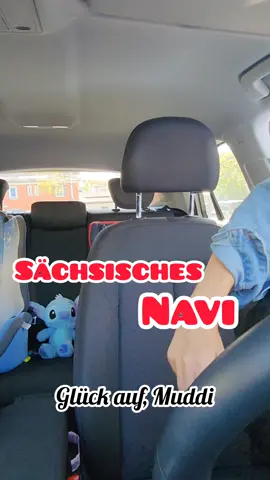 Sächsisches Navi 🤯🤍💚  Obwohl die Dame noch deutlich an ihrer Aussprache arbeiten muss.😅 Wie ein Navi im Ruhrpott klingt, wissen wir durch @pottfluencer schon. Die @annather_story hat ein fränkisches Navi und nun kommt die sächsische Version!  Würdet ihr eine sächsische Navi-Ansage nutzen?  Welches wäre euer Ziel in Sachsen?  Verlinkt eine Person, die ein sächsisches Navi brauch. . . #Zwickau #zwigge #dresden #chemnitz #karlmarxstadt #leipzig #sachsen #sächsisch #dialekt #thüringen #dialekvideos #crimmitschau #ingermanywedontsay #navi #navigation 