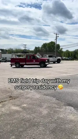 mad respect for EMS/fire fighters, I’m not cut out for this job personally lol #doctorsoftiktok #residentdoctor #surgicalresidency #surgerytiktok #medstudent #medicaltiktok  Shoutout to my personal videographer @Lidia Castillo, MD 