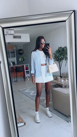 What to wear to a Miami Marlins game?  #OOTD #whattowear #marlins #gameday #gamedayfit #gamedayfitcheck #dresscode #baseball #baseballgameoutfitinspo #baseballgame #MLB 