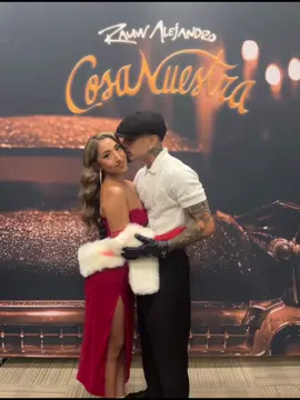 lo amo mi guapo, he smells so good  @rauwalejandro #cosanuestratour #rauwalejandro #meetandgreet #anaheim