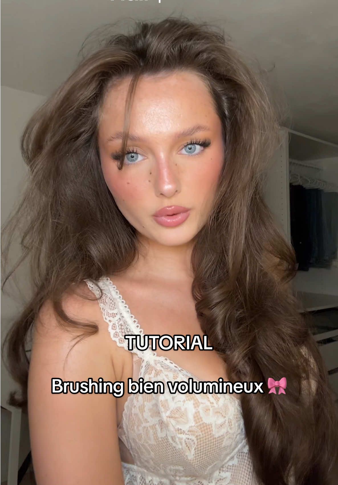 Comment avoir un brushing volumineux qui tient toute la journée💋 Hair tutorial 💖Blowout tutorial💗 #makeup #grwm #makeuptutorial #GlowUp #glowuptips #blowout #hairtok #blowoututorial #trending #creatorsearchinsights  @Color Wow Hair @Bumble and bumble. @ghd 