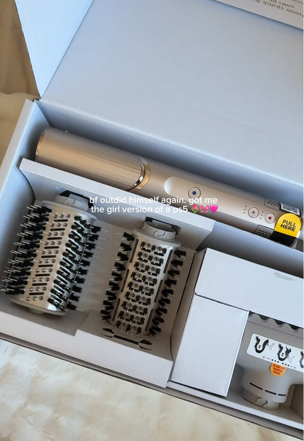 send this to someone who needs to get you the shark flexstyle @Shark Beauty    #CapCut #boyfriend #boyfriendgoals #boyfriendmaterial #sharkflexstyle #sharkflex #hairtok #haircare #girlythings #girlygirl #girlsbelike #hairtiktok #dyson #sharkbeauty #unboxingvideos #relatablecontent #girlslove 