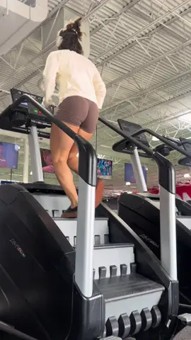 Day 8.  Come through for yourself. 🫶🏽 #movement  #Running  #GymTok  #fitnessmotivation  #women #womeninfitness 