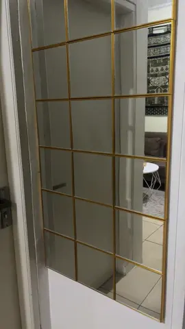 Biar dinding ga kosong cus pakein kaca inii😉😉#kacaestetik #kacabagus #kacakotakkotak #kaca #pajanganviraldinding rumah aesthetic  