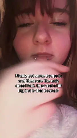 I have thin lips and they’re also like slightly uneven 💔😭 help appreciated🙏🏼 #piercing #snakebites 