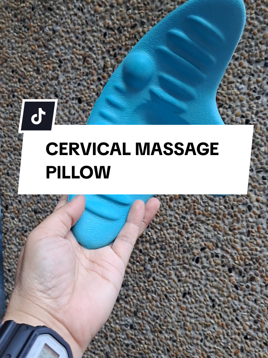 Cervical massage pillow,e relax natin ang leeg,batok, shoulder gamit ang cervical massage pillow #cervicalmassagepillow  #neckstretcher  #neckpillow 