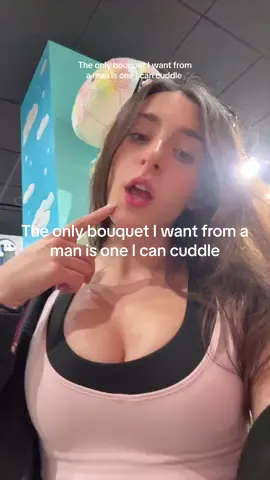 Plushies > Petals that die 🥹 #plushybouquet #couplegoals #heunderstoodtheassignment #betterthanflowers #valentinescameearly #funnycouples #plushieaddict #softgirlera #giftgamestrong #tiktokmadelaugh #relationshiphumor #unrealisticstandardsset