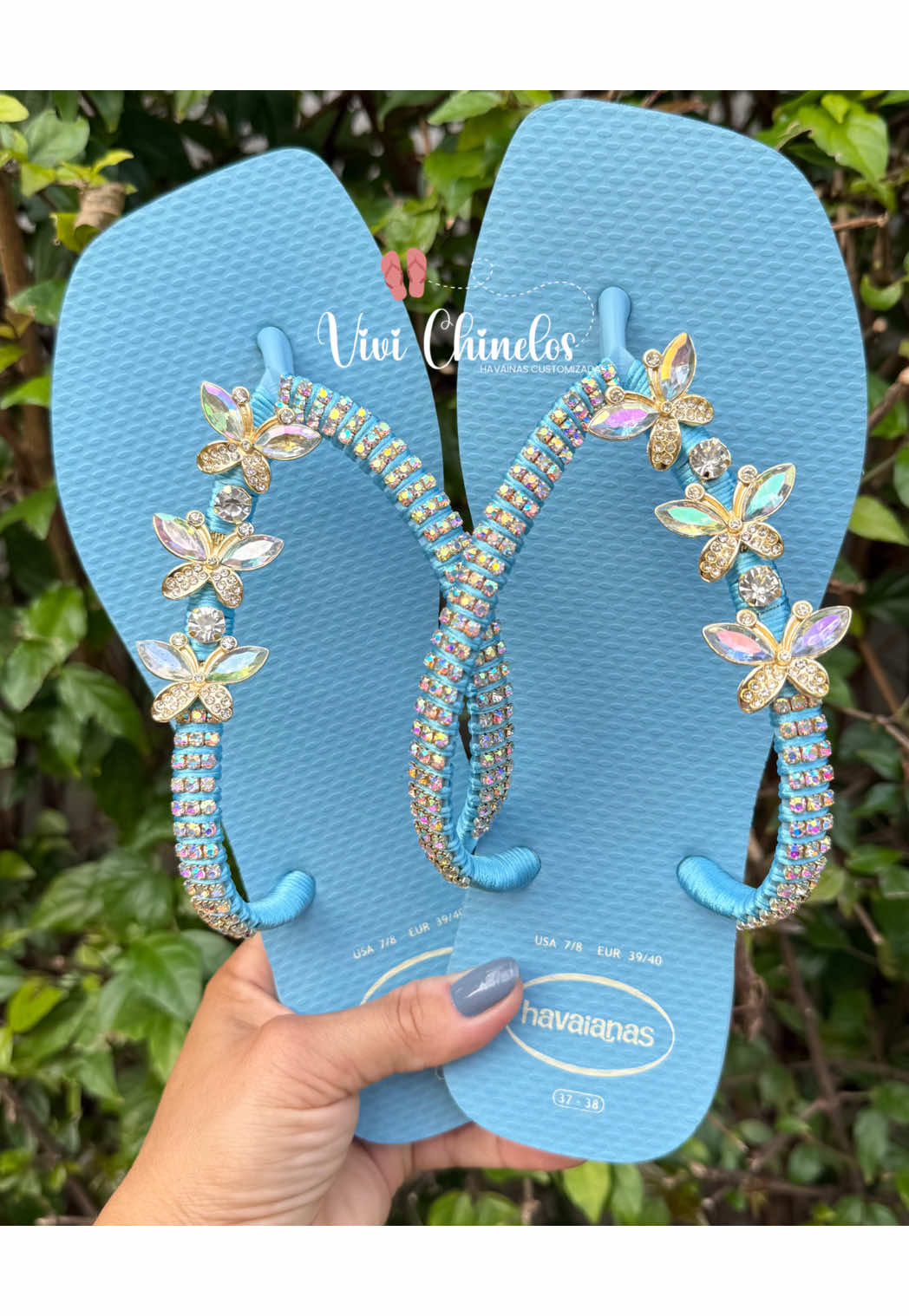 Meu primeiro vídeo de um passo a passo de uma customização de um chinelo de borboletas 🦋 Gostaram???  #havaianas #havaianascustomizadas #artesanato 