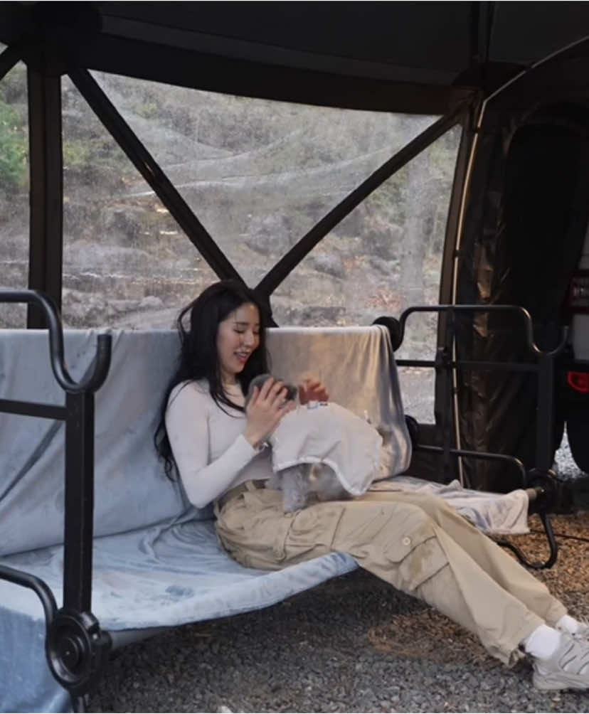 Pretty girl Camping outdoors in heavy rain. Relax in a tent, sleep overnight in a safe car #girlcamping #camp #camping #Outdoors #asmr #relax #Vlog 