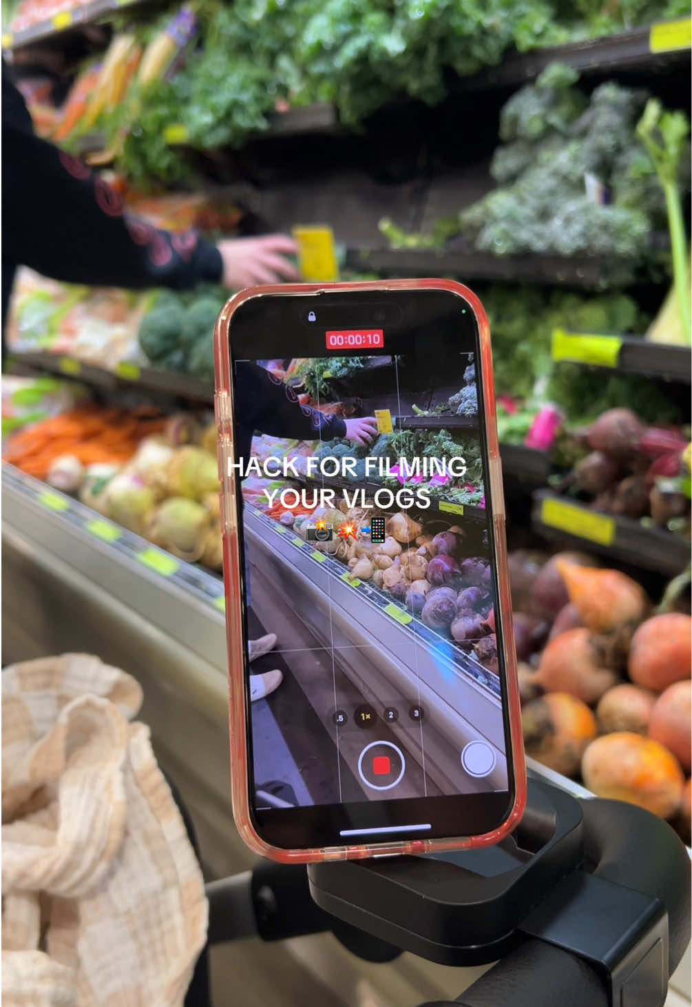 The best hack for filming vlogs 👏🤭😍  #TikTokShop #foryoupage #tiktokshopfinds #fyp #tiktokshoprestock #lisen #phonemount #Vlog #contentcreation #contentcreatortips #portable #foryoupage #musthaveproducts #phonestand #groceryhaul 