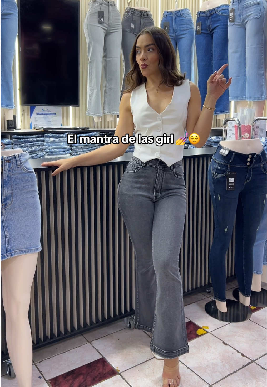 No queremos amor, queremos billete 💴 😛 #humor #ropamujer #factos #denimjeans 