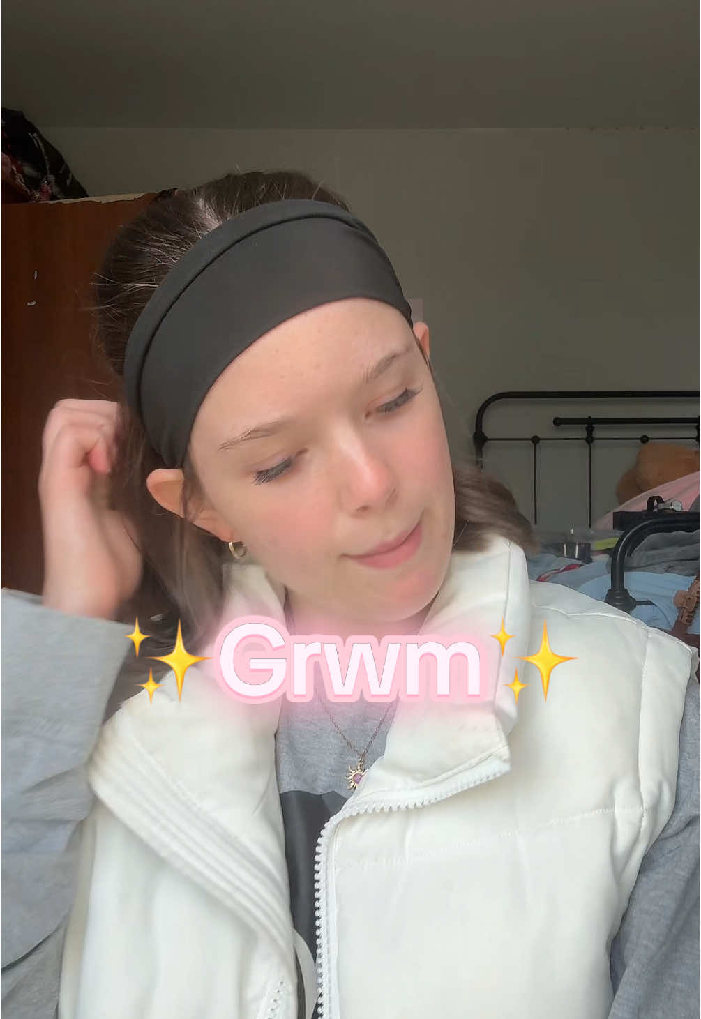 Grwm to sit around and do nothing!!! #fyp #fy #foryoupage #grwm #nomakeupmakeup #getreadywithme #happy #xyzcba #famous #blowup #fame #algorithm 