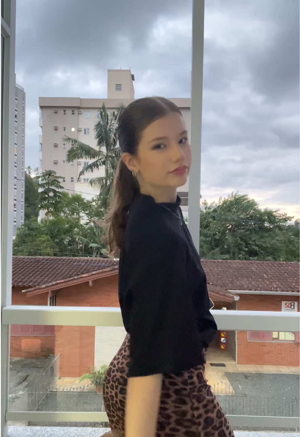 eu renascendo das cinzas p mostrar meu look após ser banida por 24h e minha conta finalmente voltar #desabafo😜