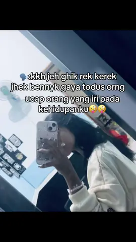 tak la bisa mn reng iri, bennyk colok🥵