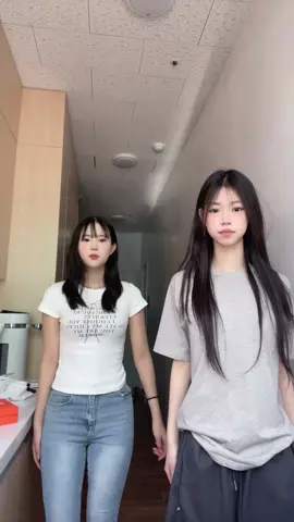 둘 중 누가 댄스부고 누가 밴드부게?#고딩 #09 #10 #중딩 #댄스부 #추천추천추천추천추천추천추천추천추천추천 