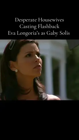Two names. One role. 💃🏻 That’s where casting stood—until Eva Longoria walked in with that energy. 🔥 “She’s like a kindergartner… in the best way,” they said. She was Gaby—no one else could’ve brought that fire, glam, and chaos to Wisteria Lane. 💎👜 Ricardo Chavira (Carlos) said working with Eva was like “running to catch up with a force of nature.” 💬 Their fights? Explosive. Their love? Messy. Their chemistry? Iconic. 💔 Behind the scenes, Eva lit up every room—from designer heels to dramatic exits. 🌹 Swipe for casting stories, rare BTS clips with Carlos, and the moment Gabrielle Solis took over Desperate Housewives. #DesperateHousewives #GabySolis #EvaLongoria #CarlosAndGaby #RicardoChavira #WisteriaLane #DesperateHousewivesCasting #DesperateHousewivesBTS #TVLatinaIcons #2000sTVDrama #TVFashionQueen #HousewivesOfWisteria #GlamQueenGaby #TVCouples #CarlosSolís #EvaWasGaby #BehindTheScenesDH #TVRunwayDrama #WisteriaFlashback #DesperateHousewivesForever #TVDivas #CastingLegends #SpicySuburbia #LatinaRepresentation #IconicTVWomen #TVSisters #DesperateOriginals #CarlosAndEva #GabrielleSolis #TVBehindTheScenes #DHhusbands #GabyFashionMoments #SuburbanSpice #TVChemistryGoals #RunwayInTheDriveway #TVIconsForever #TVDramaMoments #GlamOnWisteria #EvaLongoriaForever