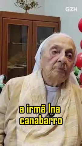 Freira brasileira Inah Canabarro, a pessoa mais velha do mundo, morre aos 116 anos   Quem foi Inah Canabarro Lucas Inah Canabarro Lucas passou a ser considerada a pessoa mais velha do mundo em janeiro deste ano, com o falecimento da então detentora do título, a japonesa Tomiko Itooka, de 116 anos e 220 dias de idade. #InahCanabarro #PessoaMaisVelhaDoMundo #Longevidade #Freira #Homenagem #Legado #Brasil #NotíciaTriste #VidaCentenária #AdeusInah