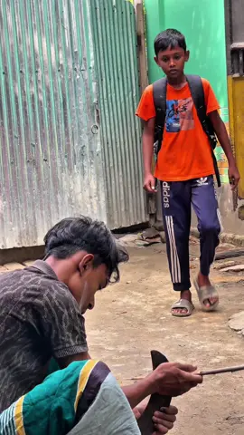 কিস্তির জ্বালায় পলাইয়া শান্তি নাই🤣🤣#foryou #viral #trending #funny #foryoupage #comedyvideo #tiktok 