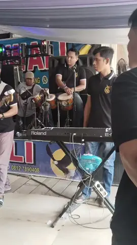 ada yang aneh ga #rajawalimusicpalembang #muba 