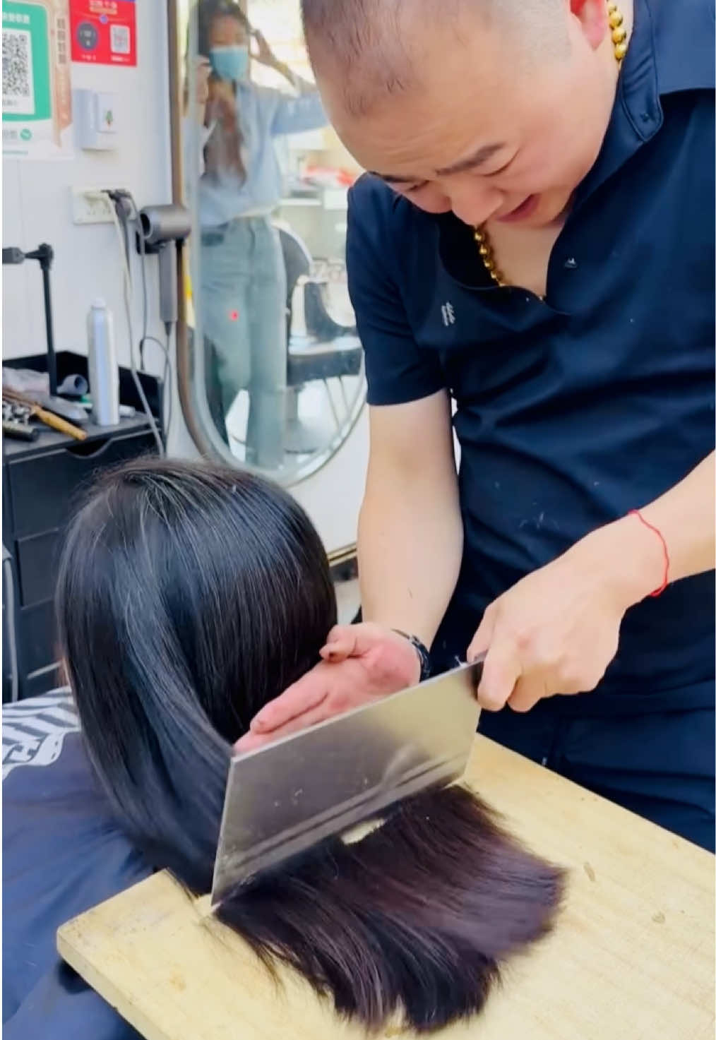 #haircut #cuthair #😂😂😂 #hair #wow #hairstyle #cortarelpelo #cortarelpelo #hairtransformation #haircare #f #fyp #foryou #fypシ゚viral #peinado #hairtok 