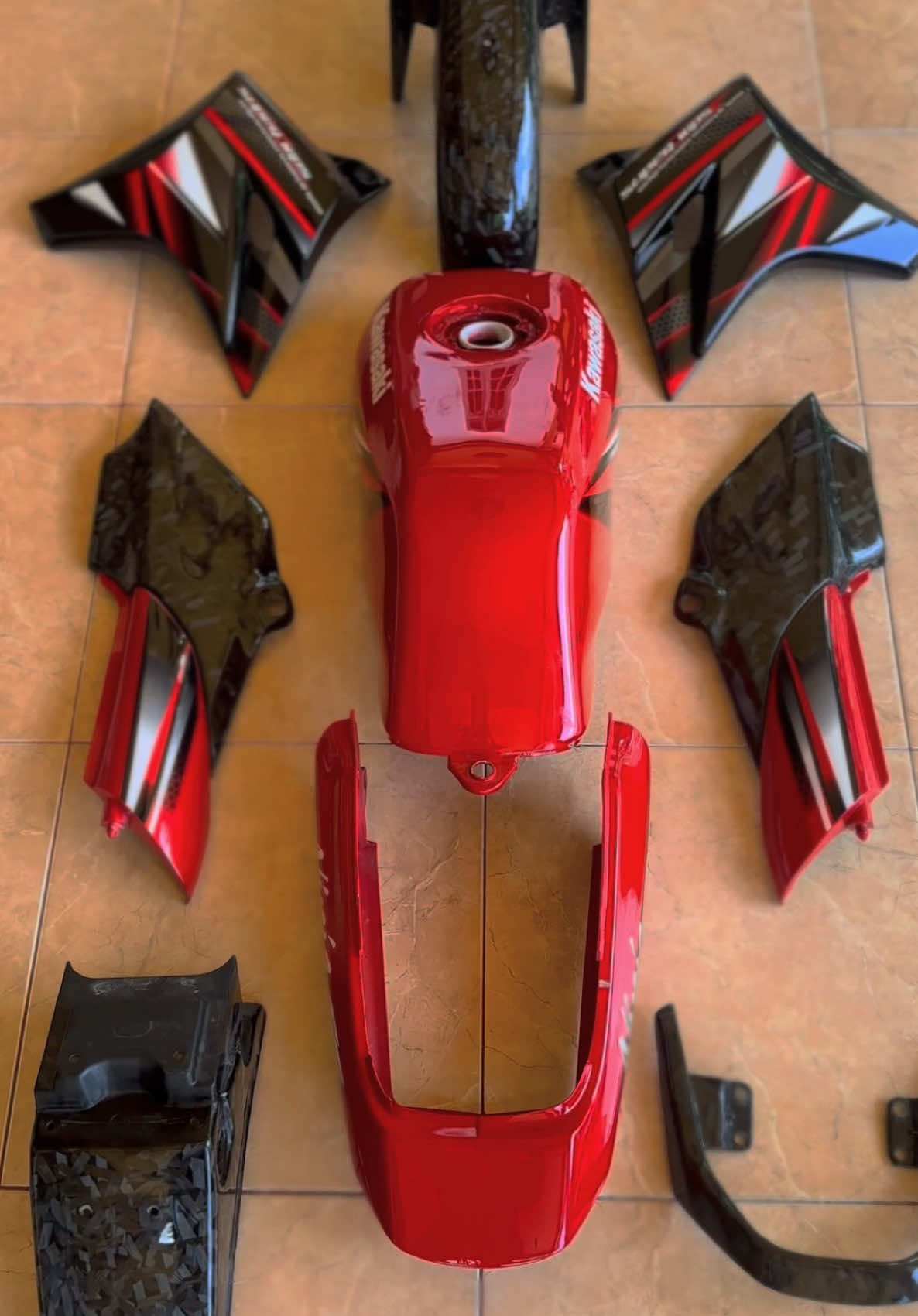 For sale Body set Ninja ss Merah Ferrari kombinasi karbon forged minus pemakaian via DM 📞 #CapCut #fyp #fyppppppppppppppppppppppp #fypppppppppppppp #fypシ゚ #fypdong #fyppp #fypsounds #twostroke #2strokelover #2strokeindonesia #2stroke #ninja #ninjass #ninjass150 #ninjar 