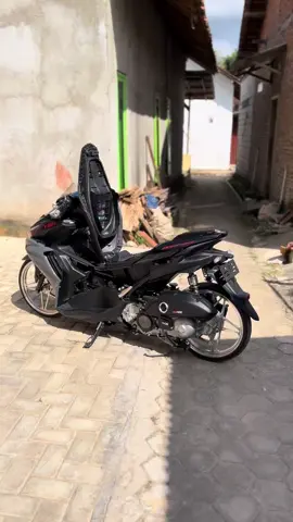 pesanan anda sedang di kemas😊  #ogahjinjit #fitment  #aerox155 #r17style  #lewatberanda #trending  #fyp #viral#for 