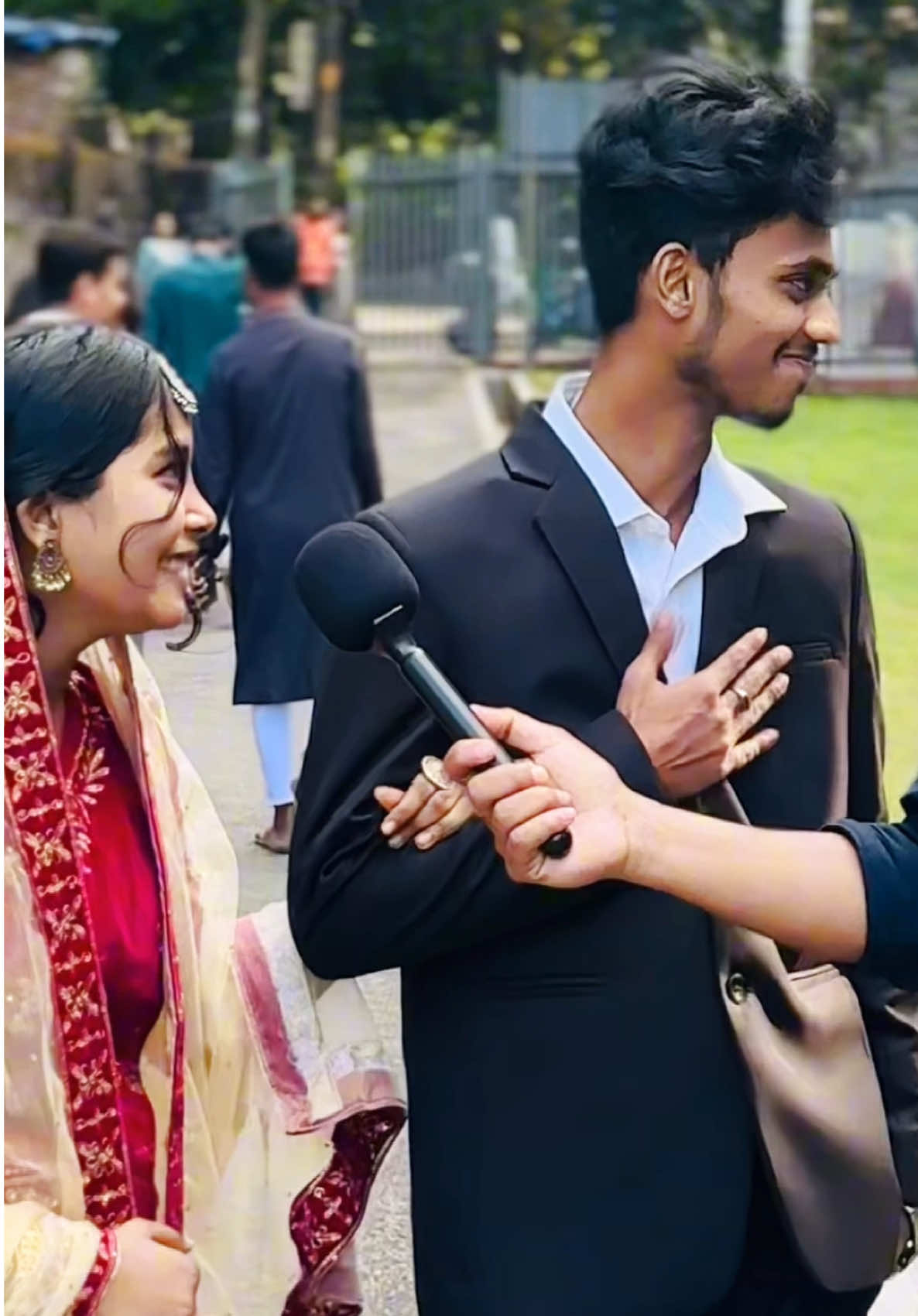 In her eyes, he is perfect.”♥️#foryoupage #loveyou #loveyou #vairal_video #trandingvideo #fyp #feels #owmanlove @TikTok Bangladesh @TikTok 