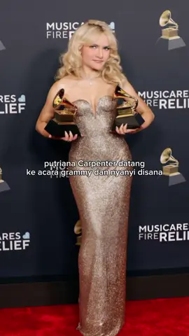 MasyaAllah baru juga ke grammy Award satu kali eh udah dapet 2 piala grammy aja😳😳#rotisweety #ibuowner #putripadang #nantersayang #grammys #fypシ゚ #fyp #bismillahfyp #fypage #fyppppppppppppppppppppppp 