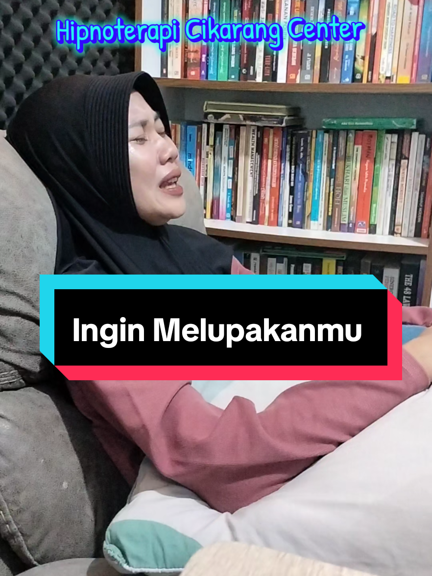 Masih trauma dengan perlakuanmu dulu. Tapi kenapa keadaan memaksa kita untuk masih sering bertemu 😭 #MentalHealth #KesehatanMental #hipnoterapicikarangcenter #cikarang 