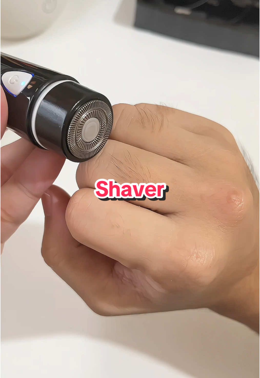 Rechargeable mini shaver! Super worth it ‘to 👌 #minishaver #electricshaver #rechargeableshaver #shaver 
