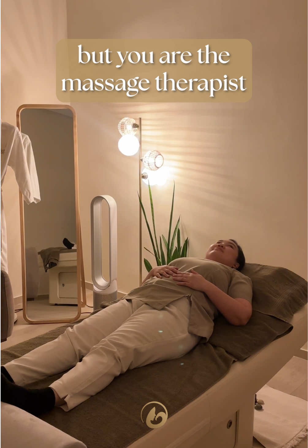 When the massage is 𝘴𝘰 𝘨𝘰𝘰𝘥, even our therapists wish they were the client! 😅 Treat yourself to the experience we can't stop raving about. 💆‍♀️ Only at @bebelux.qa Come feel the difference. ✨ #fyp #fyppppppppppppppppppppppp #justforfun #comedy #humor #funnyvideos #massage #massagetherapist #spa #wellness #qatar 