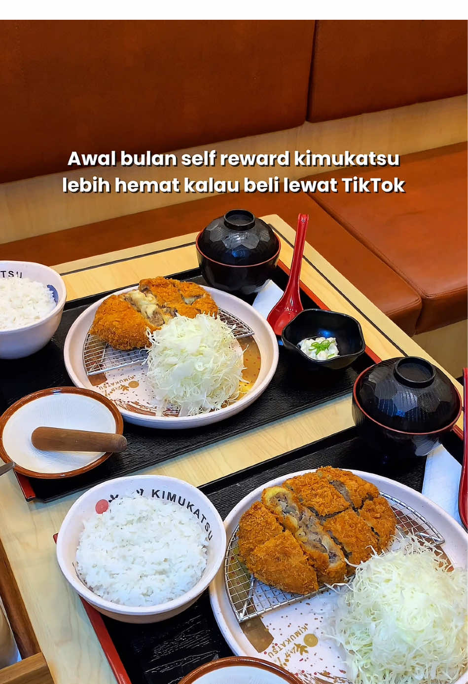 Andalan aku kalau ke mall laper pasti ke kimukatsu, karna rasanya pasti enaknya, pilihan menunya juga banyak, apalagi kalau beli di TikTok banyak banget promonya dan harga sudah include pajak. Save dulu vidionya biar kalau ke kimukatsu nanti mau pake voucher TikTok ngga binggung deh nyari nyari lagi 🤤 #kimukatsu #kulinersemarang #promomakangajian #kimukatsuqueencitymall #kimukatsusemarang #kimukatsupromo #diskonkimukatsu 