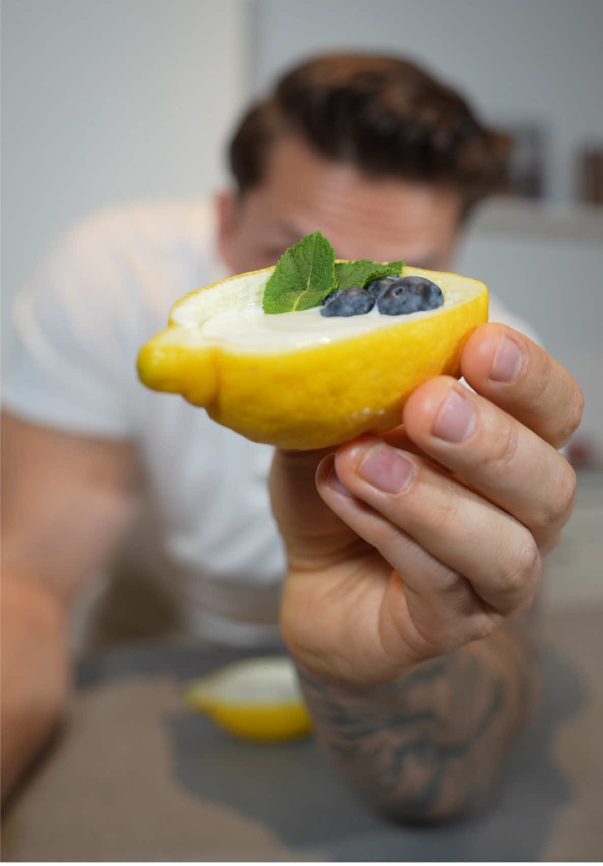 High Protein Zitronen Posset Zutaten für 8 Stück 500g Magerquark 250ml Milch 3 Zitronen 2-3 EL Honig 1 Vanilleschote Toping Blaubeeren, frische Minze oder Vanillezucker #zitronenposset #highprotein #zuckerfrei #zitronen #lemon #dessert #nachtisch #snack #food #essen #kochen #fy #viral #rezept