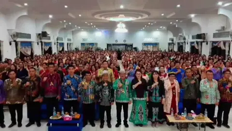 Wagub Ingkong Ajak Kaum Perempuan GKII Terus Jaga Toleransi Antar Umat beragama  TANJUNG SELOR - Wakil Gubernur (Wagub) Kalimantan Utara (Kaltara),  Ingkong Ala, mengajak seluruh umat Kristiani di bumi Benuanta ini untuk terus menjaga semangat kebersamaan dan toleransi antar umat beragama yang sudah terjalin dengan baik.  Hal itu disampaikan wagub Ingkong pada Perayaan Paskah Persatuan Kaum Perempuan (Perkauan) Gereja Kemah Injil Indonesia (GKII) Kaltara di desa Teras Baru, Kecamatan Tanjung Palas, Bulungan pada Kamis (1/5/2025).malam.  