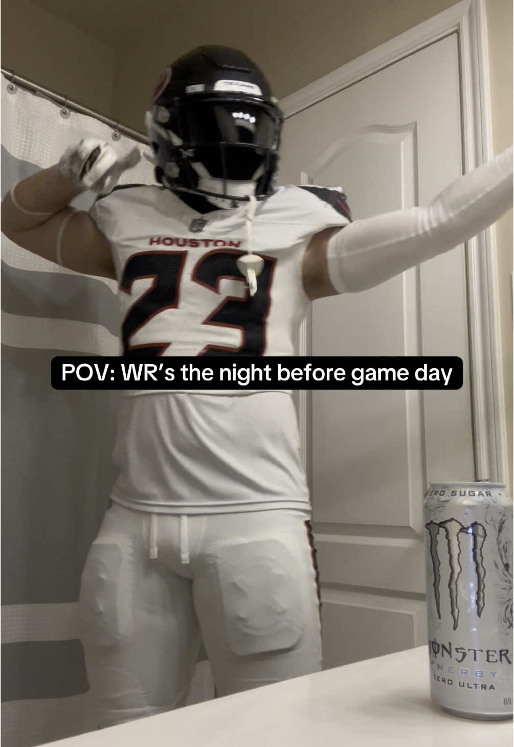 The best first down celly ever #football #springball #houstontx #fy #letsgoviral #howtomakemoneyonline #runningtips #tiktokshop #tiktok 