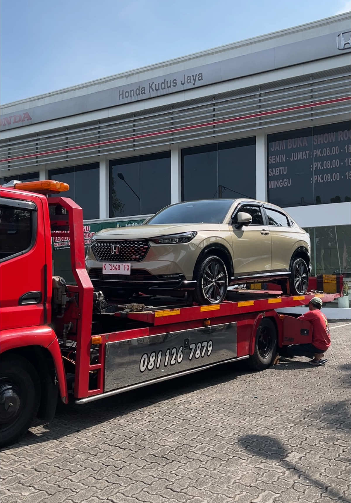 HRV turbo RS sand khaki OTR jateng 571.850.000 Dapetin promo Dealer Honda Kudus Jaya: • paket kredit DP 15% • tenor kredit upto 8 th • paket kredit bunga 0% • bayar kes tempo 1 th • diskon puluhan juta • gratis servis 4 th Melayani area Kudus, Jepara, Pati, Rembang, Demak, Grobogan. #fyp #berandatiktok #hondakudus #hondagrobogan #hondajepara #hondademak #hondapati #hrvrs #kudus24jam 