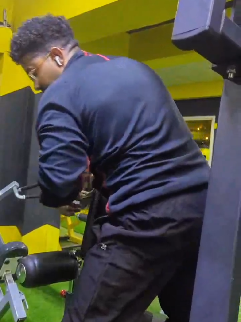 الحمد الله 🙏 lats pull ups #fyp #muslim #muslimtiktok #backtraining #gym #GymTok #kenyantiktok🇰🇪 #mombasatiktokers 