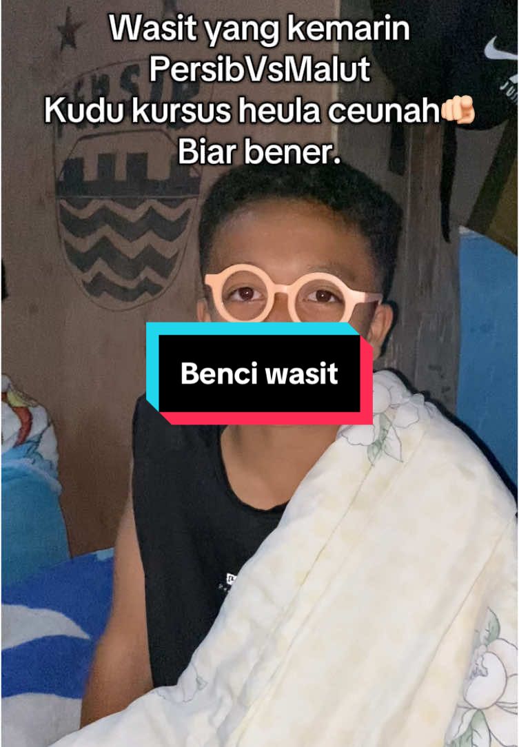 Hati kami berat dengan keputusan wasit kemarin🫵🏻🖕🏻#persib #persibjuara #persibbandung #persibday #trend #beranda #persibvsmalut #