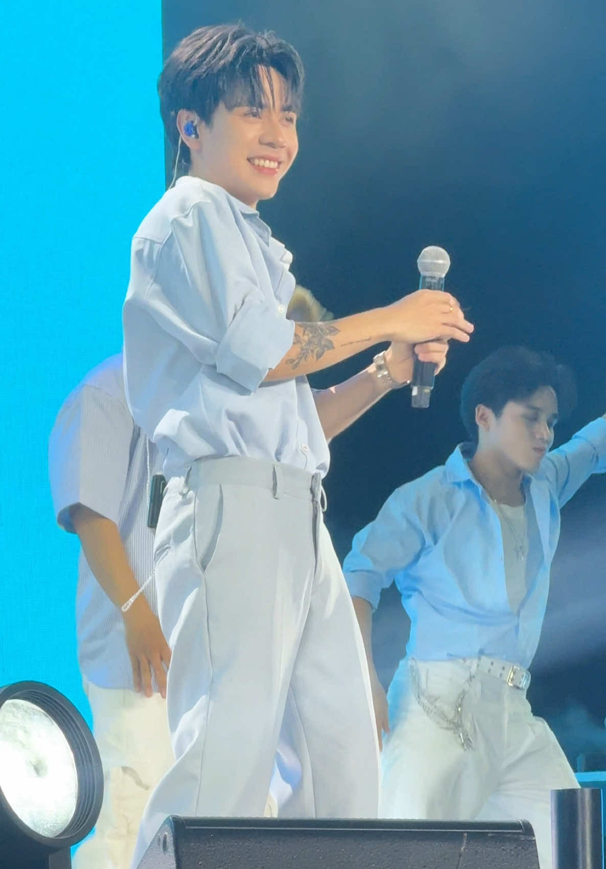 Nhìn Việt Nam nhưng lại rất Thái Lan!! #the1stfanmeetinginvietnam #quanghungmasterd #xuhuong #fmtquanghungmasterd #muzik #masterdentertainment #dedendedi 