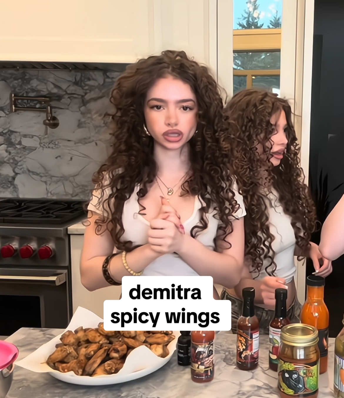 DEMITRA KALOGERAS SPICY WINGS GOOD QUALITY SCENEPACK TO USE FOR EDITS ( guys i want to start making scps of old videos so lmk if u want any with anyone) #fyp #scenepack #edit #kalogerassistersclips #kalogerassisters #foryou #kalogerassistersedit #demitrakalogeras #demitrakalogerasedit 