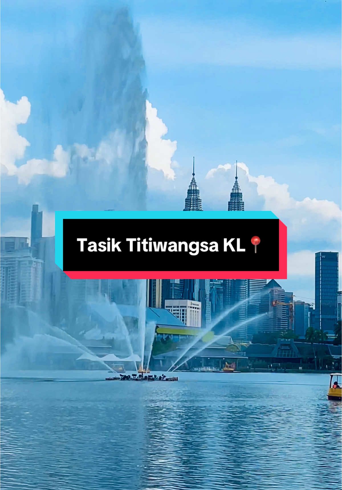 Tasik Titiwangsa KL📍#titiwangsa #amazingview #beautifullview #kItraveller #traveller_adnan #travelmalaysia #pavilionkl #bukitbintang #pavilion #TRX #suriaklcc #iphone #apple #KL 