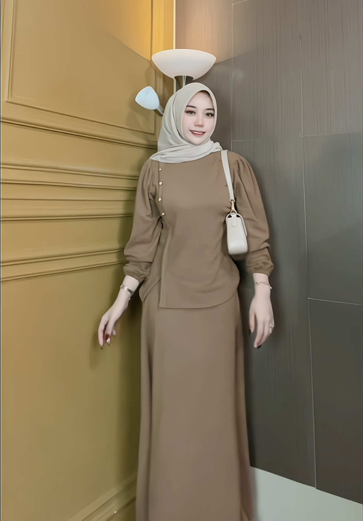 jatuh cinta sama onesetku ini❤️ #oneset #onesetrok #onesetknit #ootdkondangan #outfitsimple 