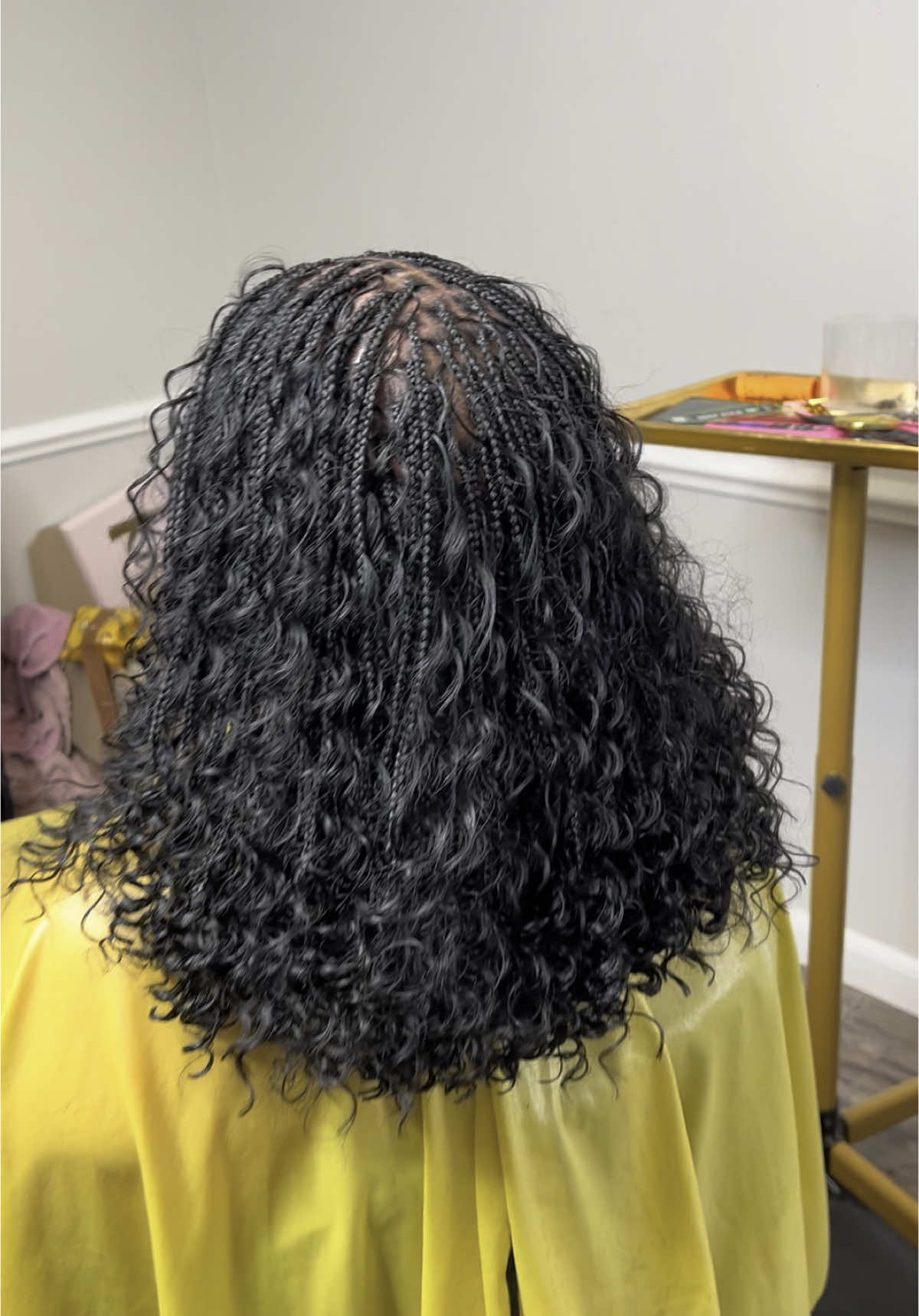 Small Knotless Bob 😍😍🔥🔥  #fyp #foryoupage #chicagobraider #chicagoknotless #braider #braids #bohobob #bohobraids #braidstyles #smallknotlessbraids #braidsontiktok #Smallknotless #viral #fyppppppppppppppppppppppp 