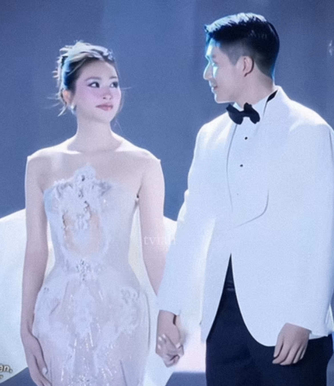 Mang ngay cái lễ đường đến đây!!! #tieuvy #quocanh #qaqafamily #quocanhtieuvy 