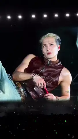 just relax.🤭  #jacksonwang #GOT7 #GOT7_NESTFESTinBKK_Day2 