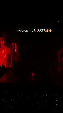 MENYALAAA MIC DROPPPP🔥🔥🔥 #jhope #hopeonstagejakarta #hostour 